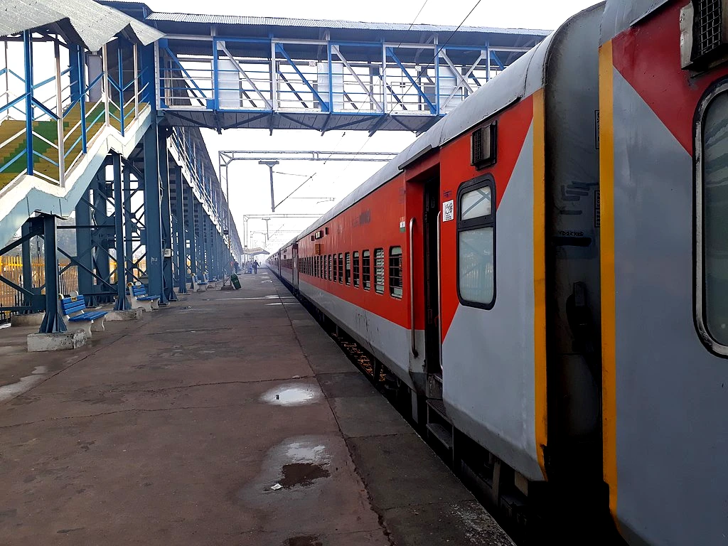 Bihar Delhi Trains